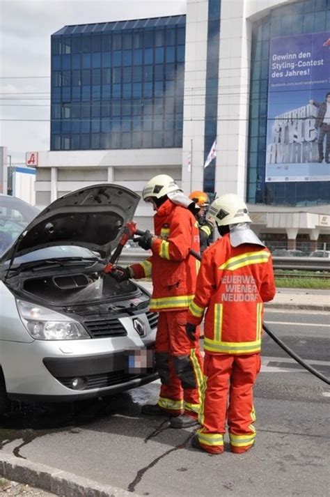 Pkw Brand in Wiener Neudorf entpuppte sich als Motorschaden Mödling