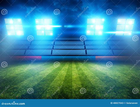Luces Del Estadio De Fútbol Imagen De Archivo Imagen De Moderno