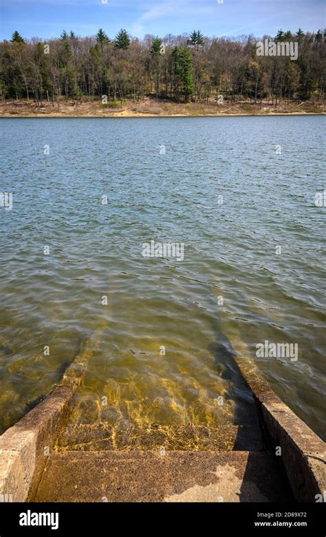 Tionesta Lake And Dam Stock Photo Alamy