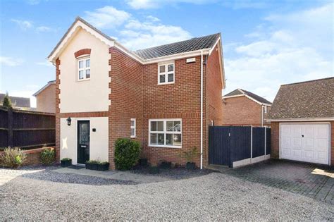 3 Bed Detached House For Sale In Mill Park Drive Braintree Essex Cm7