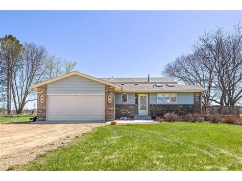 3015 E 267th Street Webster Mn 55088 Mls 6335177 Edina Realty