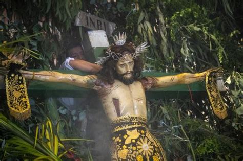 Fiesta De Las Cruces En Estas Regiones Se Celebra Con Fervor Y