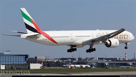 A6 EPD Boeing 777 31HER Emirates Sebastian Kiryluk JetPhotos