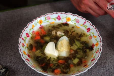 Щавелевый суп с курицей и овощами с куриным яйцом - пошаговый рецепт с ...