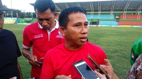 Rutin Olahraga Di Tengah Pendemi Corona Pelatih Psms Philep Hansen