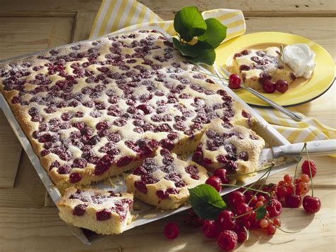 Kirschkuchen Mit Marzipan Rezept Eat Smarter