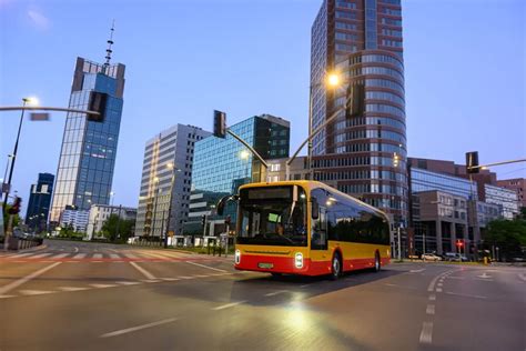 Autobus W Elektrycznych Yutong U Dla Warszawy Miejskie Zak Ady