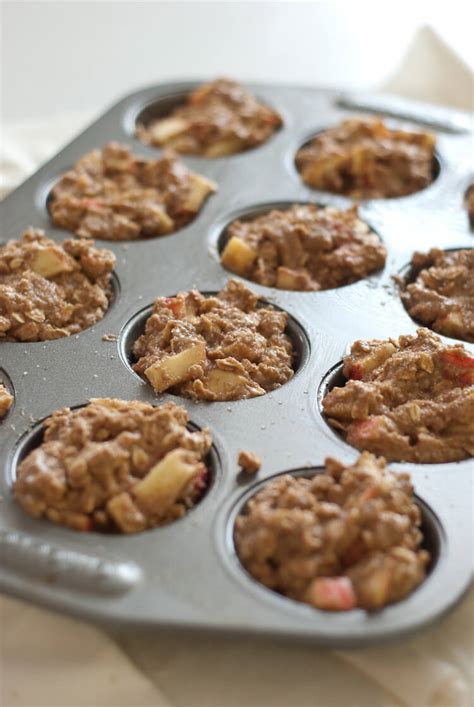 Healthy Apple Oatmeal Muffins