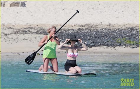 January Jones Rocks Cute Bikini On Hawaii Vacation Photo