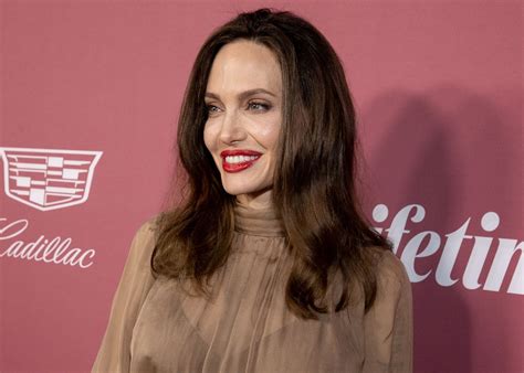 Angelina Jolie Et Sa Fille Zahara Brillent Sur Le Tapis Rouge