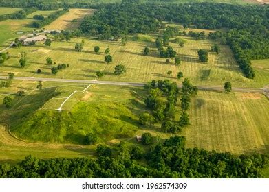 85 Cahokia Mounds Images, Stock Photos & Vectors | Shutterstock