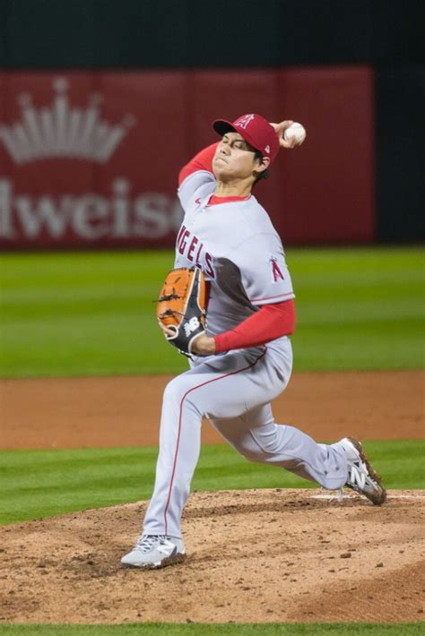 What Pros Wear Shohei Ohtani S New Balance Cleats Pe What