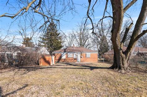 10128 S Van Vlissingen Rd Chicago Il 60617 Mls 11987496 Redfin