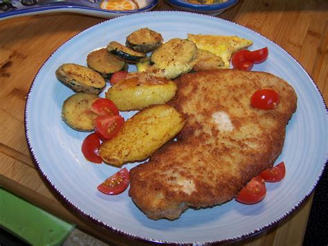 Putenschnitzel Mit Bratkartoffel Und Zucchini Rezept Kochbar De