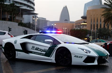 Los Super Autos Que Utiliza La Policia De Dubai