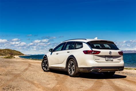 Buick Regal Tourx One Of Best Used Luxury Wagons Says Kbb