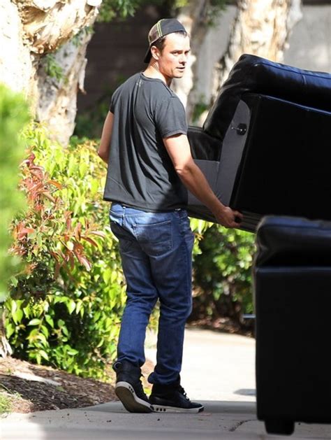 Josh Duhamel Loads Furniture In His Sierra Denali Autoevolution