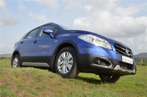 Maruti Suzuki S Cross Review with Images & Details