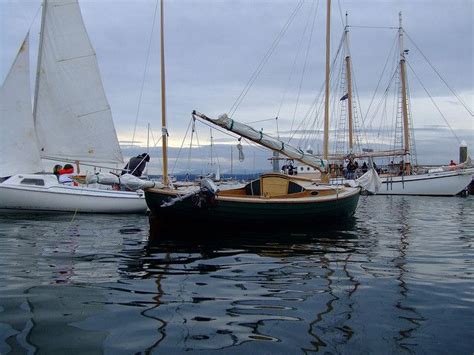 Pin By Christian On Garden Eel Boat Canoe Sailing