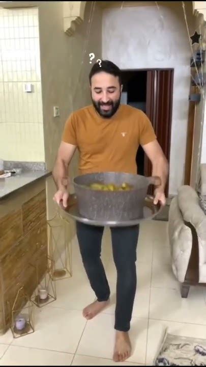 يا حرام كيف قلبة الطنجره وراح فيها الزلمه هههههه 😁😁😁😁😂😂😂 Viralvideo