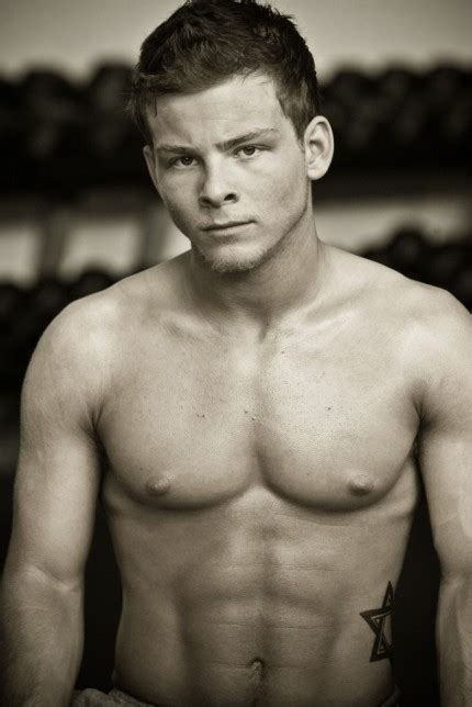 Fashion And The City Jonathan Lipnicki Shirtless Showing Off His Six