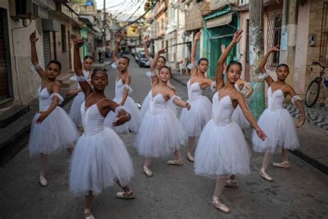 Ballet Manguinhos Um O Sis Que Luta Para Sobreviver Na Favela Do Rio Veja