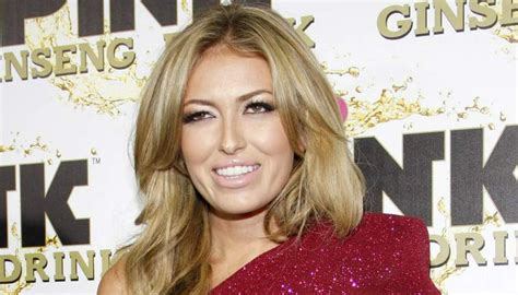 Paulina Gretzky Height Weight Measurements Bra Size Biography Artofit