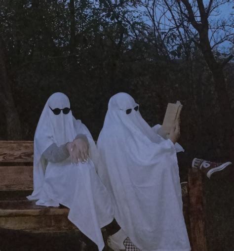 Ghost girls | Ghost photos, Ghost photography, Ghost pictures