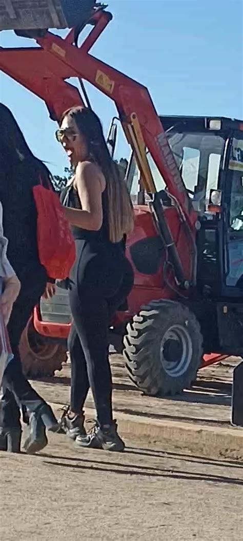 MILF Edecan And Exhibition Presenter With A Super Cute Ass And A Tremendous Goddess Body 10 10