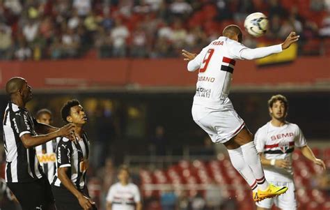 São Paulo se reapresenta e viaja para intertemporada nos EUA