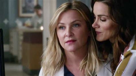 Boob S On Your Tube Lovable Lesbian Sex Is Back On Grey S Anatomy Autostraddle