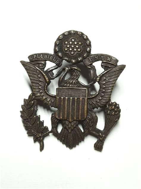 First World War US Army Officer Cap Badge English Made in Helmet & cap ...