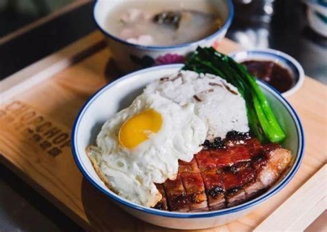 周星驰《食神》的原型就是他，黯然销魂饭真的存在，卖80港元一碗 食神 戴龙 周星驰 新浪新闻