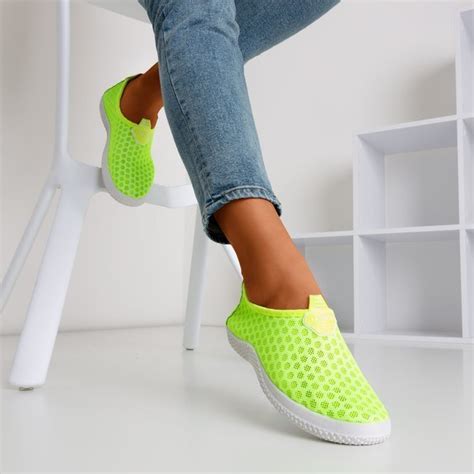 Neonowe Zielone Buty Damskie Typu Slip On Levenia Obuwie