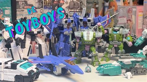 Unboxing Showcase Transformers Buzzworthy Bumblebee Troop Builder