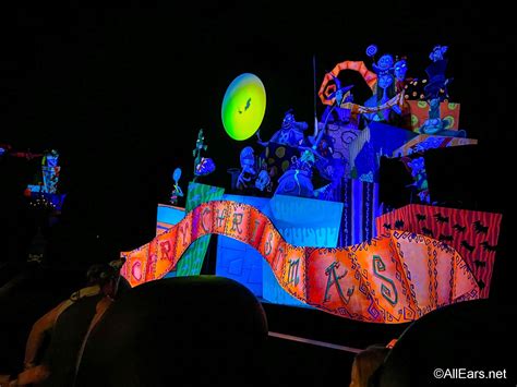 Closing Date Announced For Disneys Haunted Mansion Holiday Ride