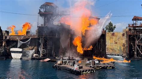 WaterWorld Stunt Show | FULL SHOW - YouTube