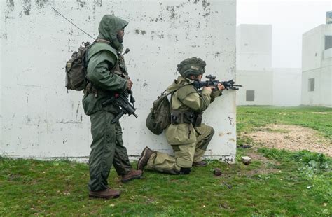 Pol Mique Autour D Un Exercice De Tsahal Qui Simule Le Sauvetage D Un