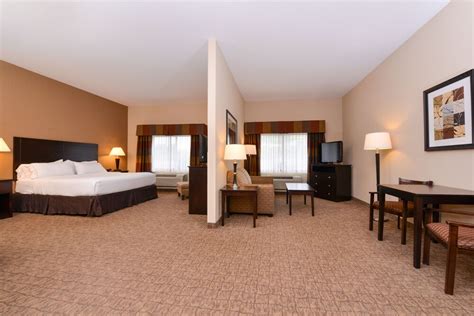 HOLIDAY INN EXPRESS® & SUITES BRIDGEPORT CLARKSBURG WV - Bridgeport WV ...