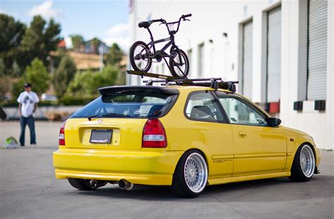 Yellow Ek Hatch