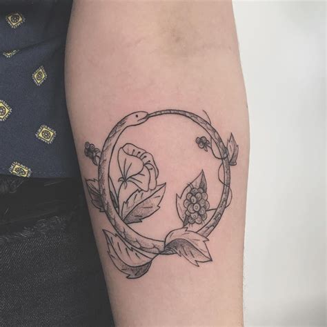 Fotos De Tatuagem Ouroboros Significados E As Melhores Inspira Es