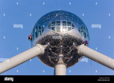 Das Atomium Symbol Der Br Ssel Welten Fair Und Heute Ein