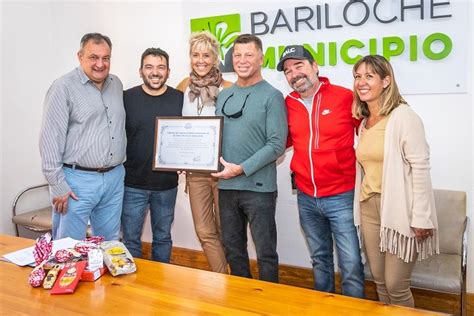 ENTREGA DE DIPLOMA DE RECONOCIMIENTO A LA CÁMARA DE CHOCOLATEROS