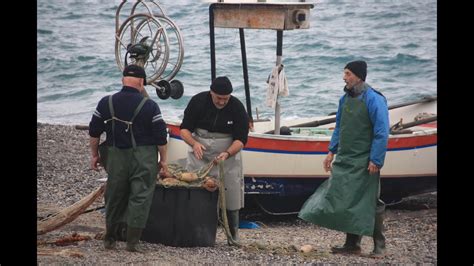 La Tradizione Della Pesca Con La Sciabica Si Mantiene Viva A Noli YouTube