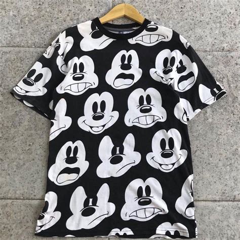 H M X Disney Mickey Mouse Fesyen Pria Pakaian Atasan Di Carousell