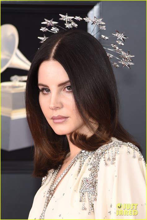 Lana Del Rey Wears a Starry Crown on the Red Carpet at Grammys 2018!: Photo 4022559 | 2018 ...