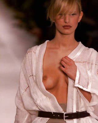 Karolina Kurkova Nude Porn Pictures Xxx Photos Sex Images Pictoa
