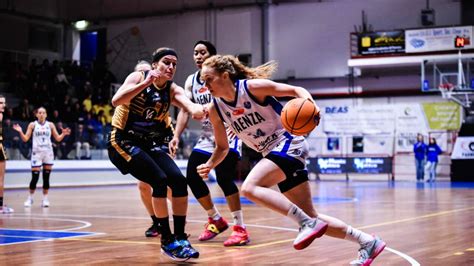 Basket Femminile Serie A1 La E Work Faenza Allunga La Serie Battuta