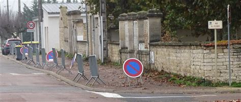 Ouges Circulation Stationnement Interdit Dans Une Partie De La Rue