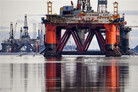 News Photo Oil Rigs Weighing Thousands Of Tons Are Oil Rig Rigs